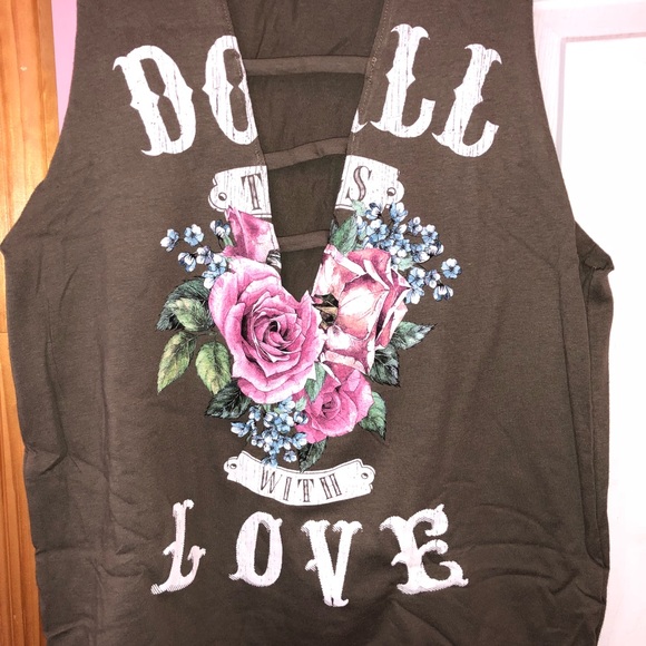 Olive Rose Cut Out Ladder Top - Picture 6 of 8